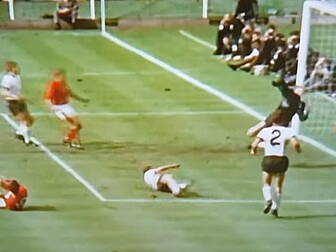 WATCH: Proof that Geoff Hurst&...